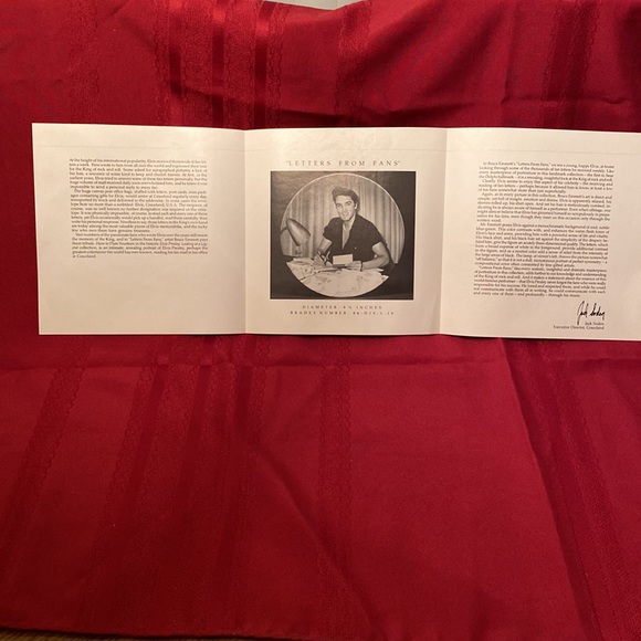 Elvis Presley: Looking at a Legend Delphi Collector Plate - 8 1/2” - Picture 4 of 7